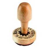 Sello personalizado manual de caucho 30x30 con exterior de madera